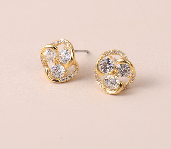Exquisite Elegant Gold-Plated Stud Earrings