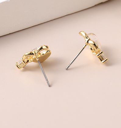 Popular Flower Gold-Plated Stud Earrings