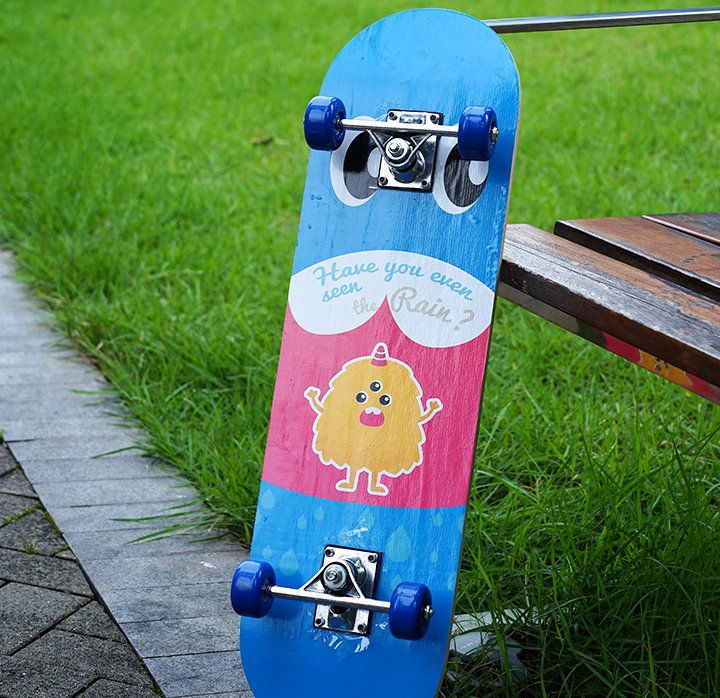 28 "Little monster series skateboard C