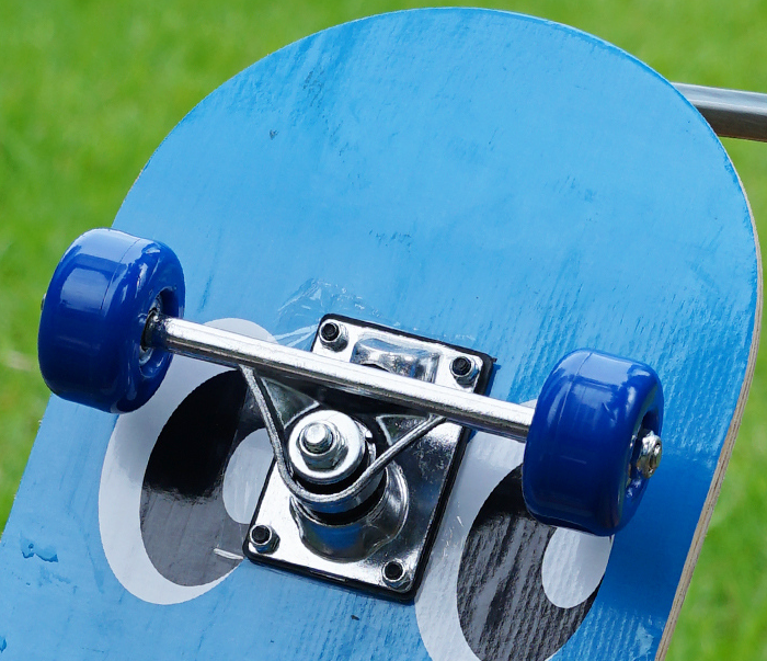 28 "Little monster series skateboard C