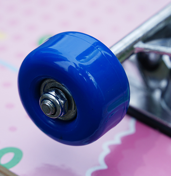 28 "Little Monster series skateboard B
