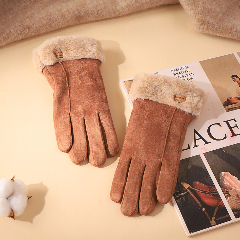 Women's gloves with marked wool mouth