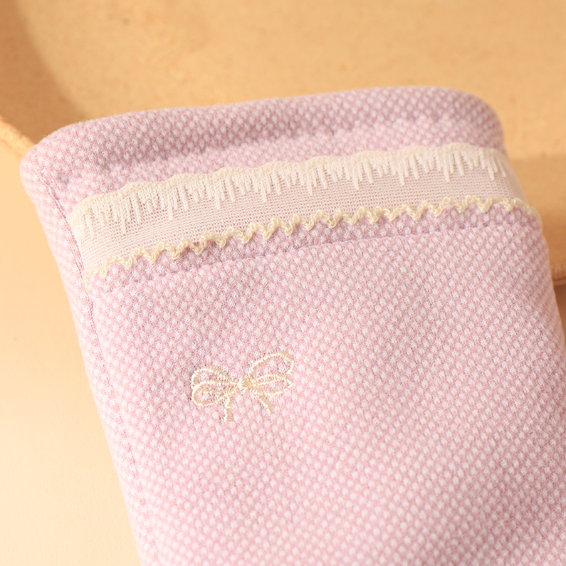 Embroidered bowtie gloves for women