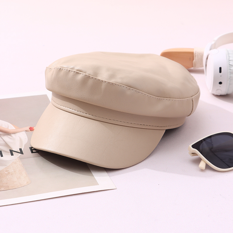 Leather beret (beige)