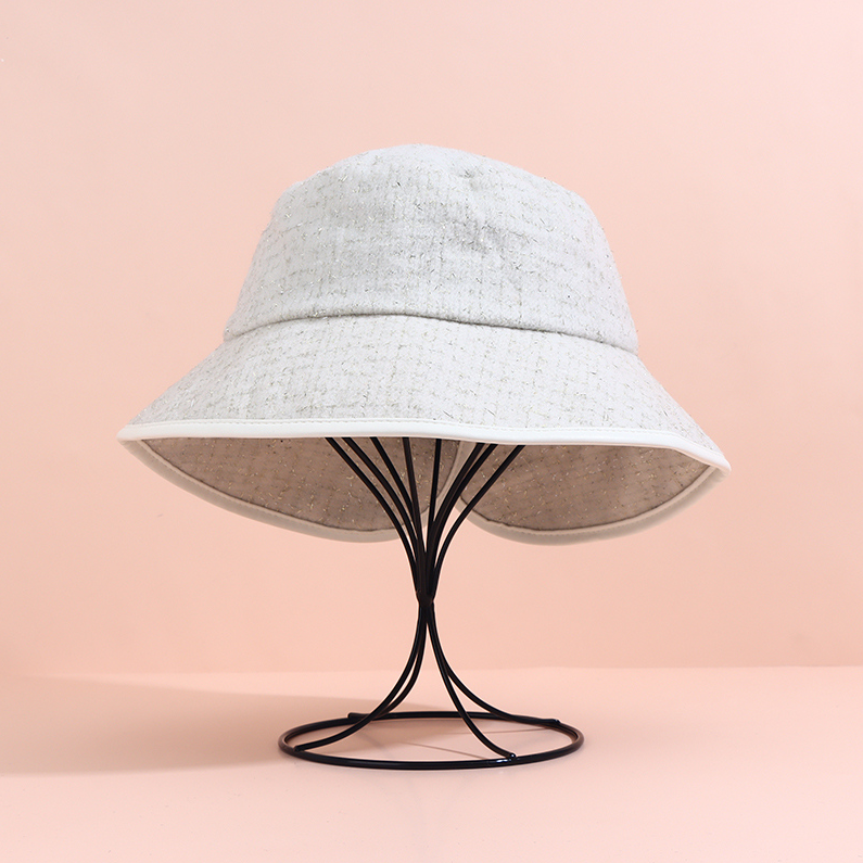 Small fragrant Fisherman's Hat wrapped in gold wire (Beige)