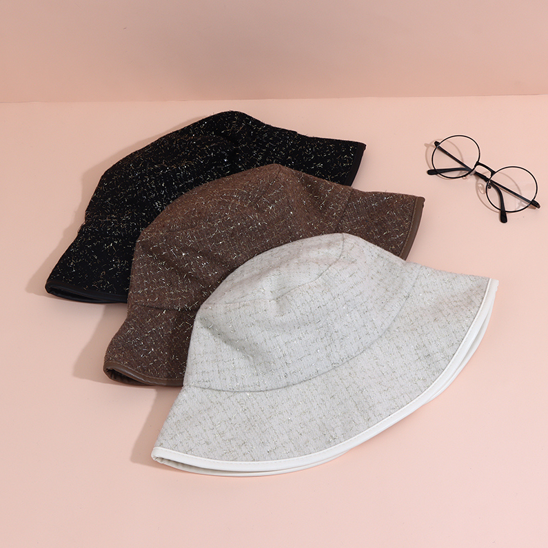 Small fragrant Fisherman's Hat wrapped in gold wire (Beige)