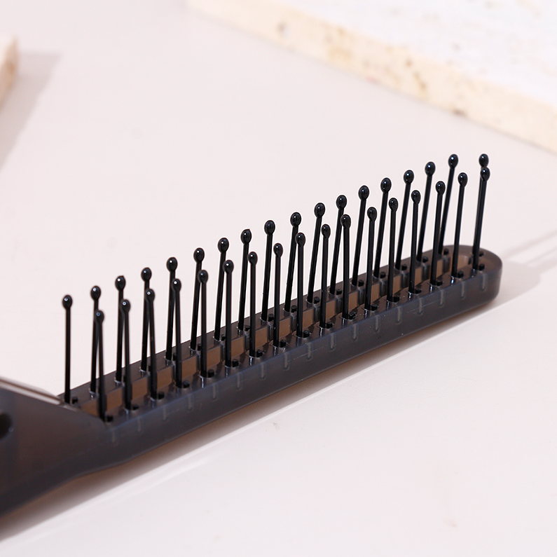 Portable and folding dual-purpose comb