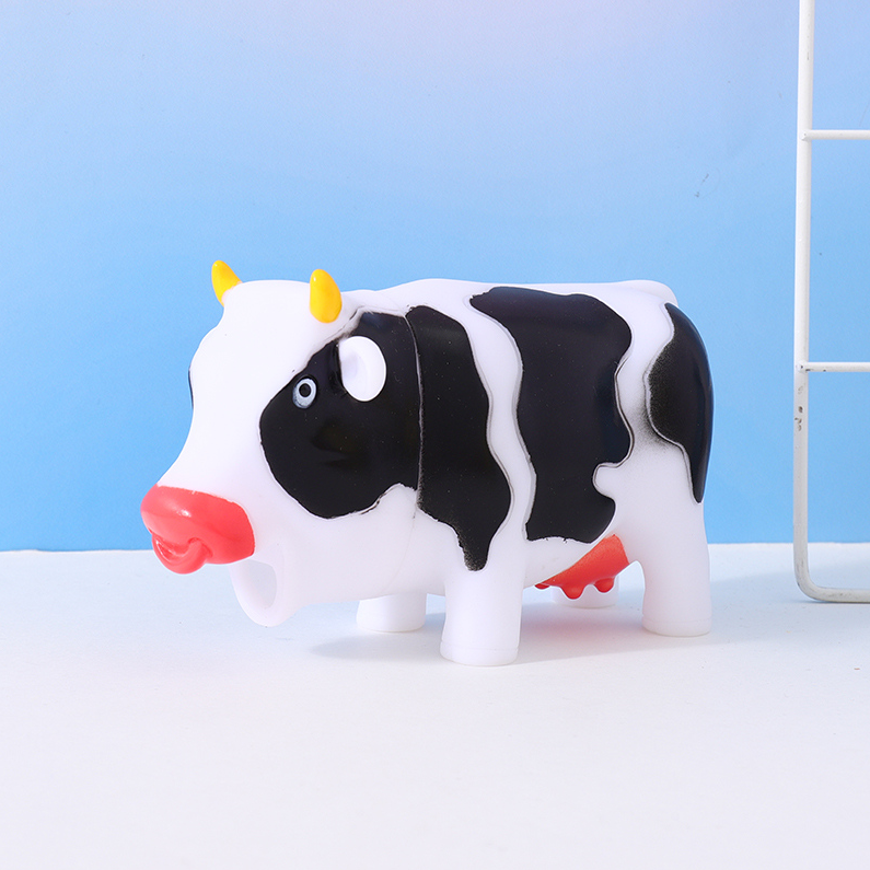 Dairy cow in net bag (14CM)