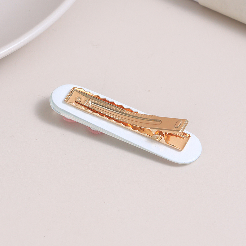 Bow tie duck clip combination