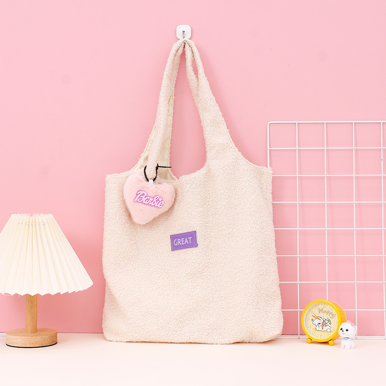 Girls love plush shoulder bag