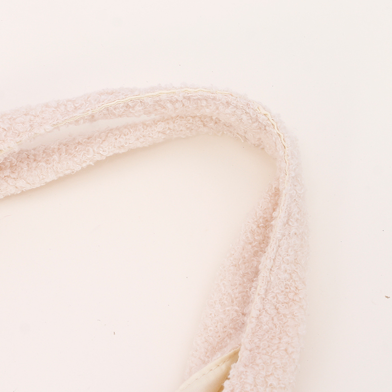 Girls love plush shoulder bag