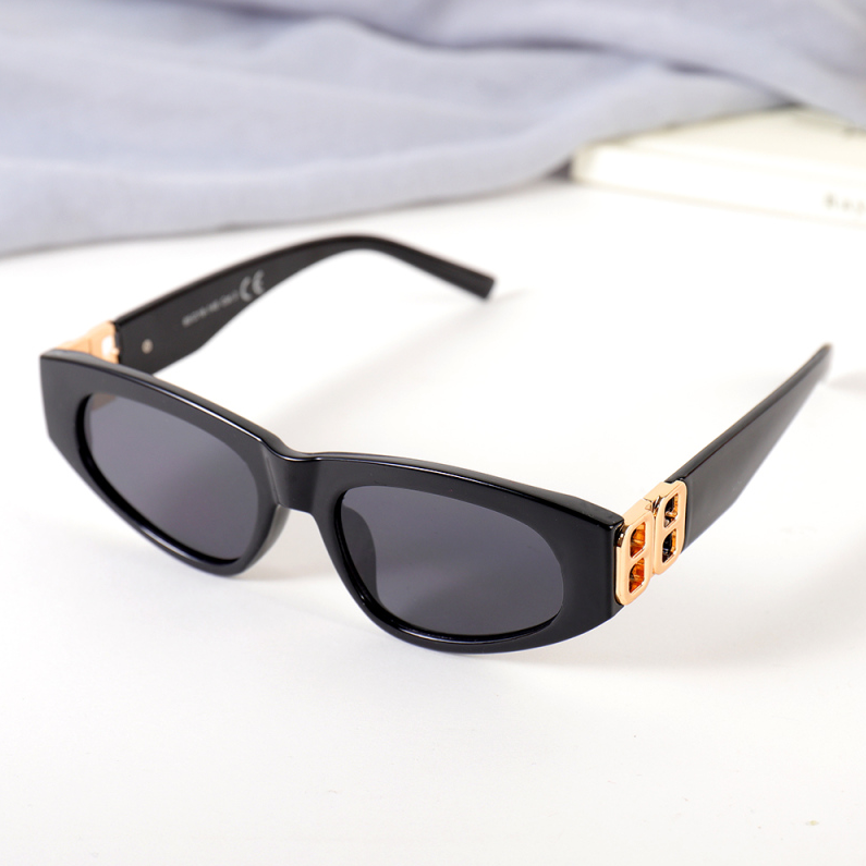 Euro-american Triangle cat Eye Sunglasses for women (Black)