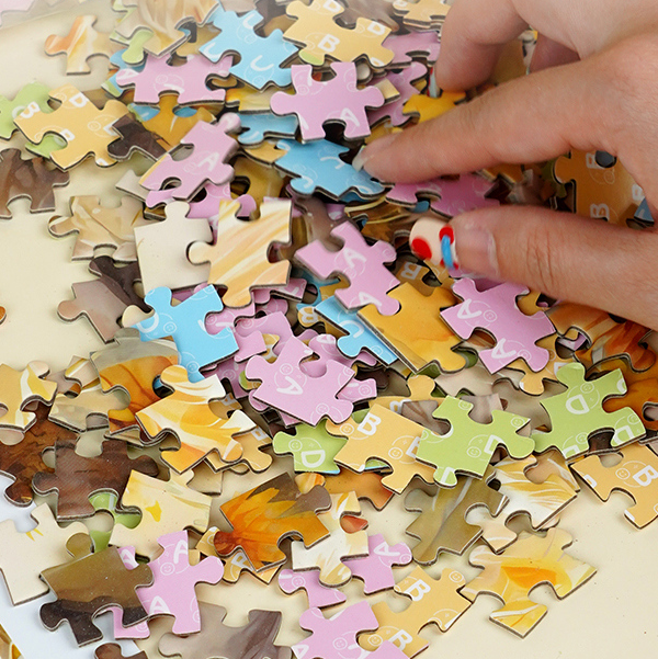 Smiling Kitty Jigsaw Puzzle (300PCS)