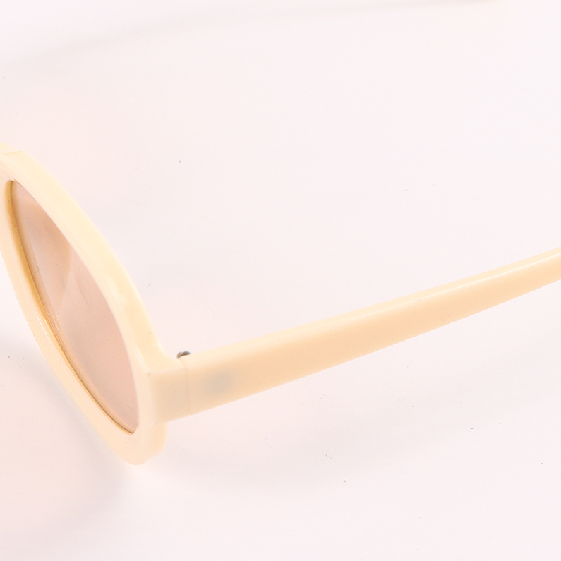 Small oval street photo sunglasses