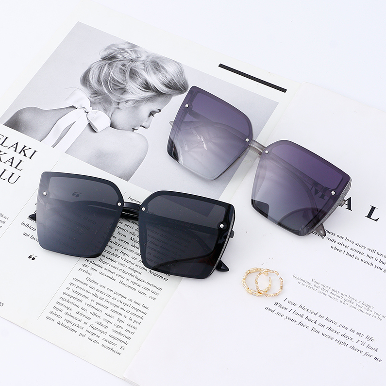 Framed fashion polarized sunglasses