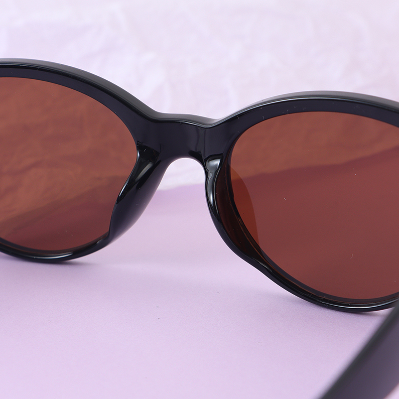 Vintage cat-eye sunglasses