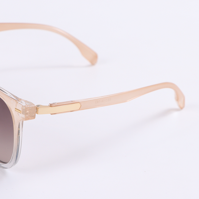Adult polarized sunglasses for everyday street photography