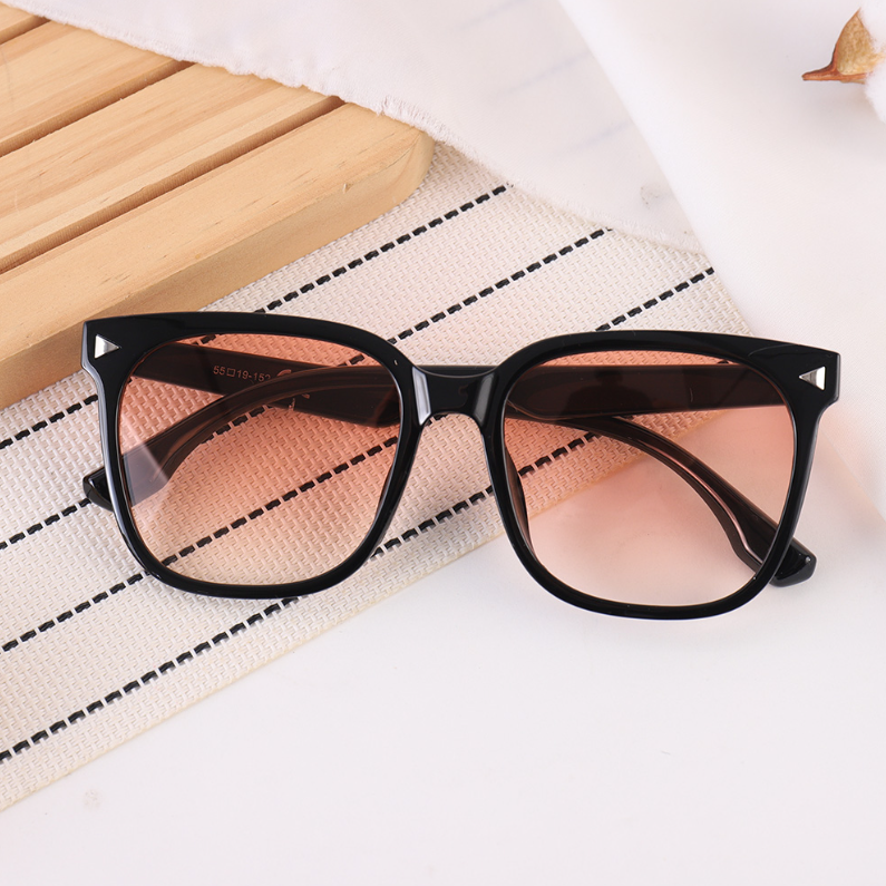 Classic Adult Sunglasses (Blend)