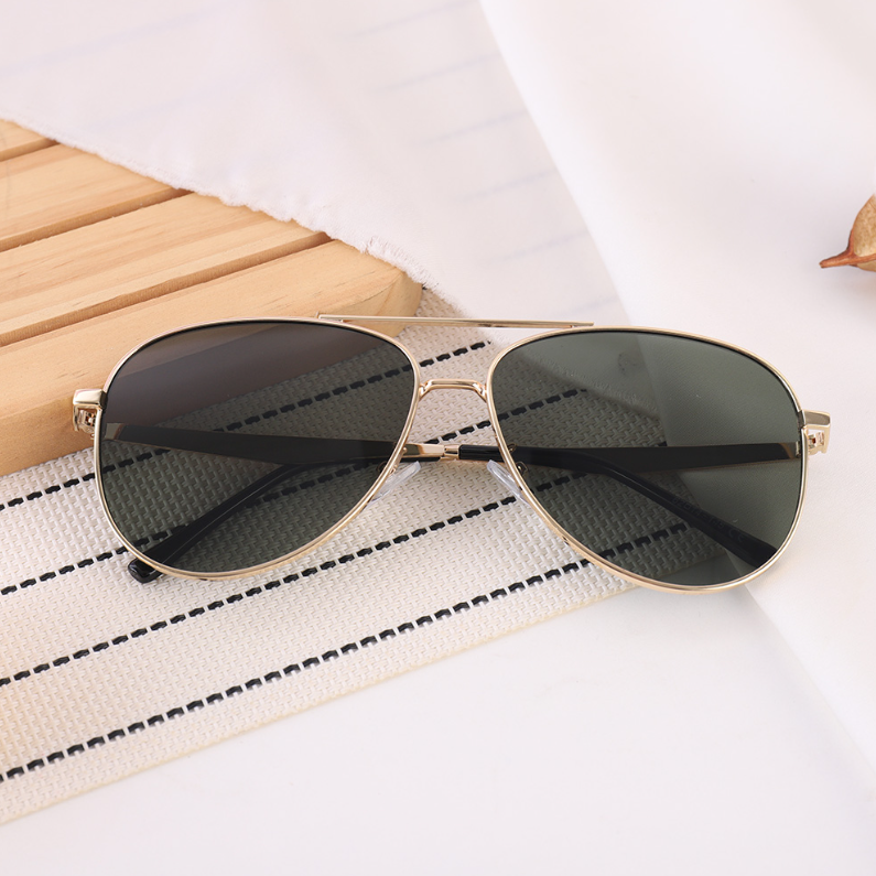 Parallel Bars Classic Toad Sunglasses for Men (Blend)