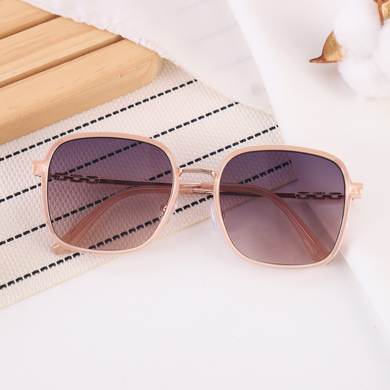 Elegant and Stylish Glitter Sunglasses for Adults (Blend)