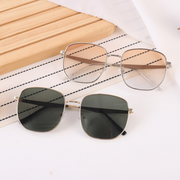 Hong Kong-style Retro Metal Sunglasses for Adults (Blend)