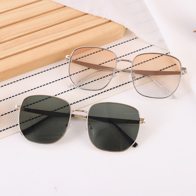 Hong Kong-style Retro Metal Sunglasses for Adults (Blend)