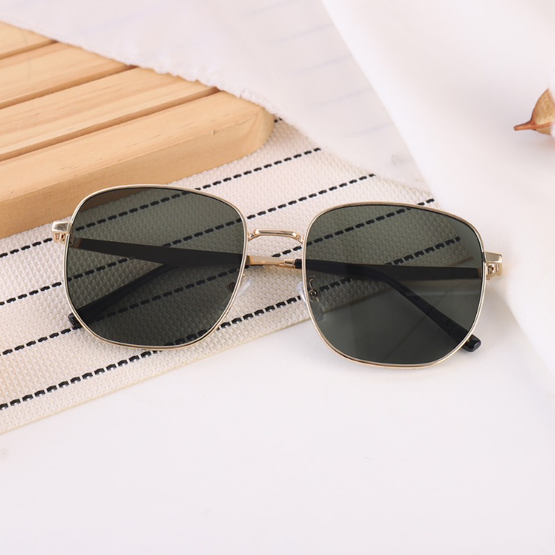 Hong Kong-style Retro Metal Sunglasses for Adults (Blend)