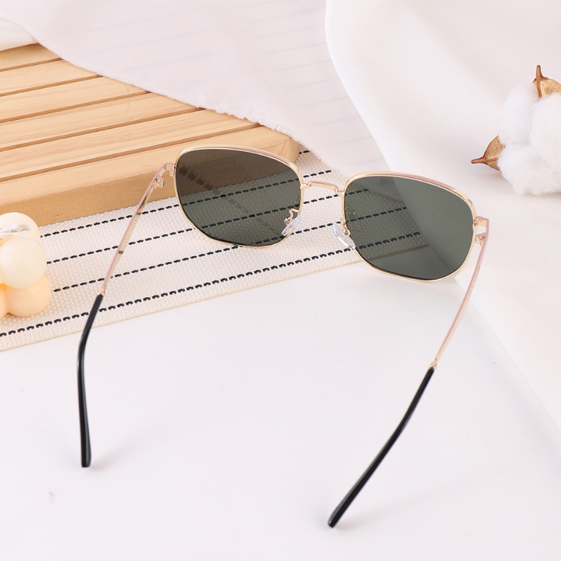 Hong Kong-style Retro Metal Sunglasses for Adults (Blend)
