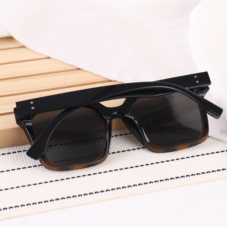 Deluxe ins Large Frame Adult Sunglasses (Blend)