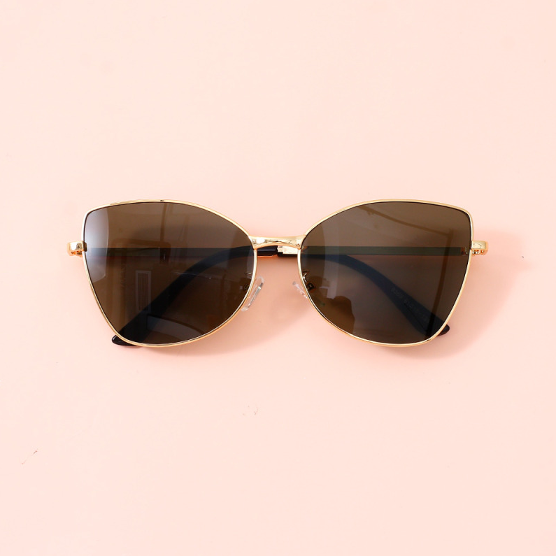 Vintage metal cat-eye sunglasses for adults (gold frame with