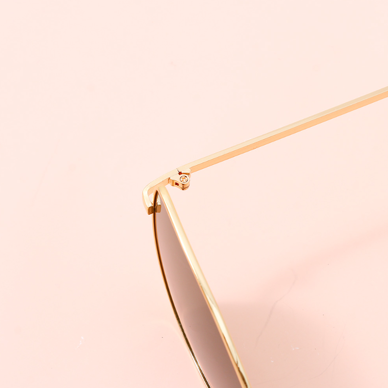 Vintage metal cat-eye sunglasses for adults (gold frame with