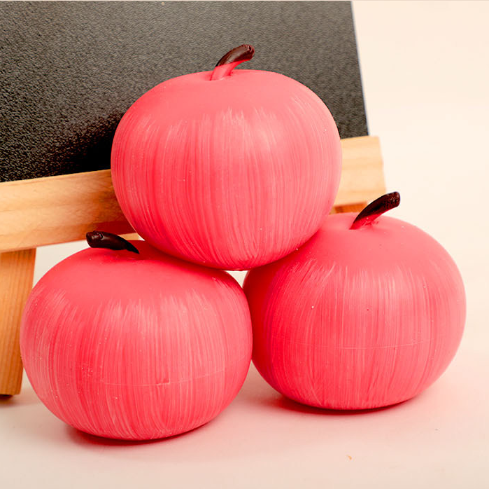 Three pieces of apples for stress-relieving pinching Fun (red)