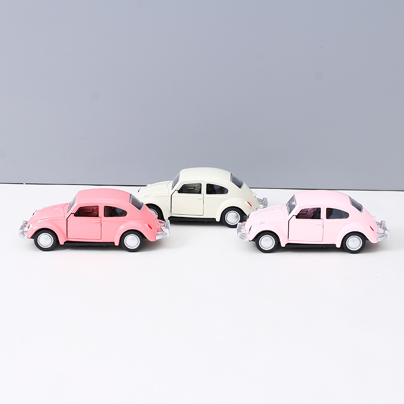 1:36 alloy pull-back sound and light retro car