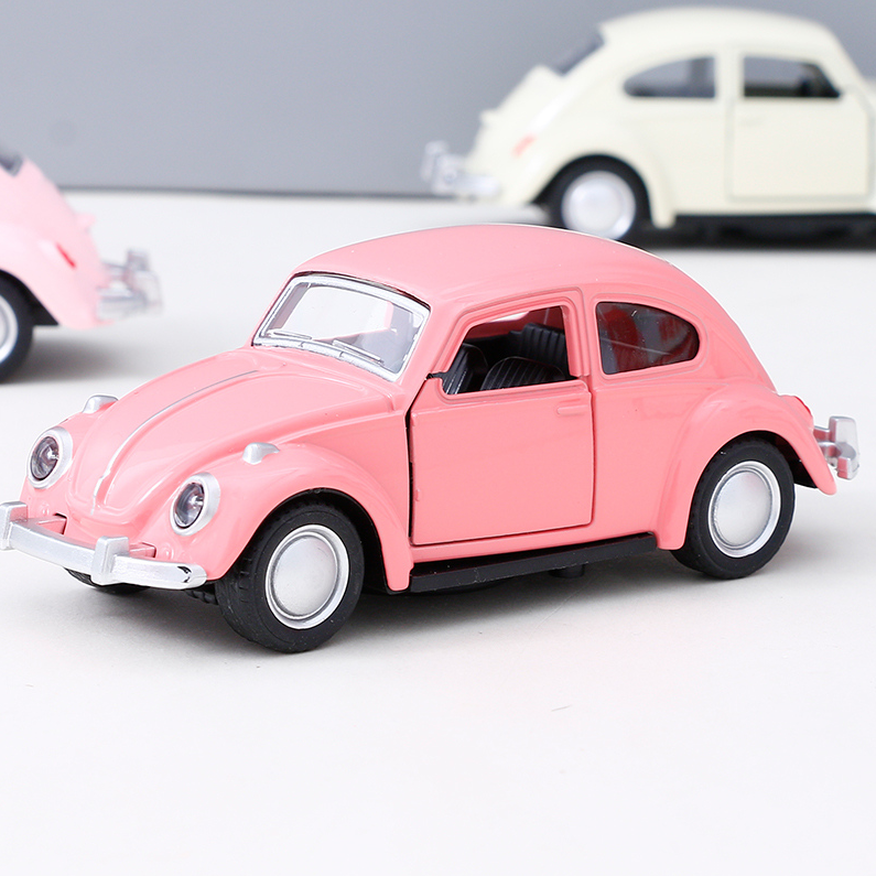 1:36 alloy pull-back sound and light retro car