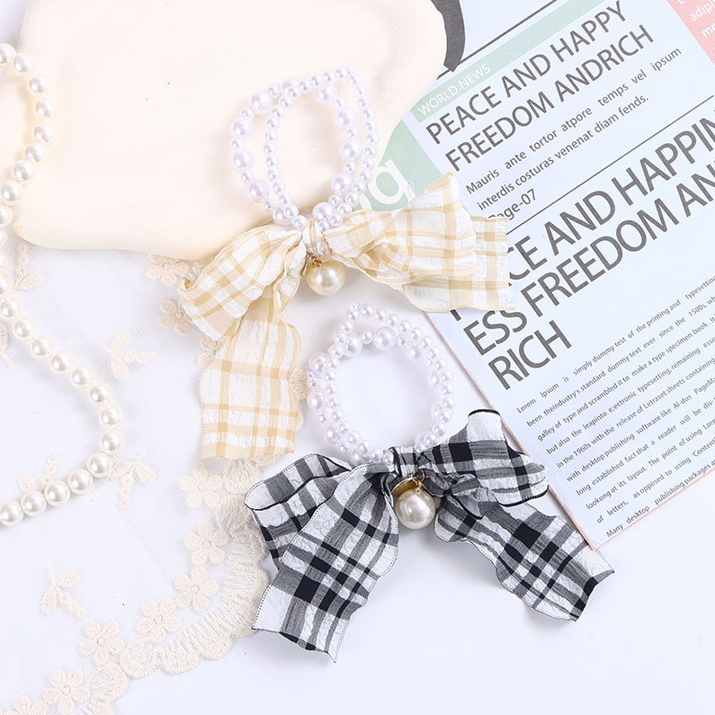Bow bead scrunchie