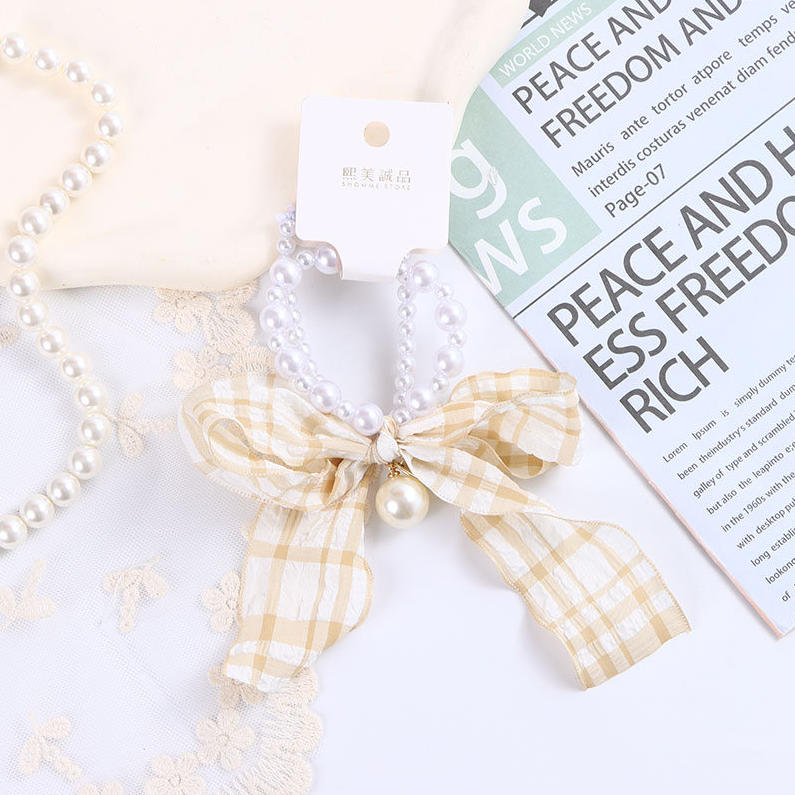 Bow bead scrunchie