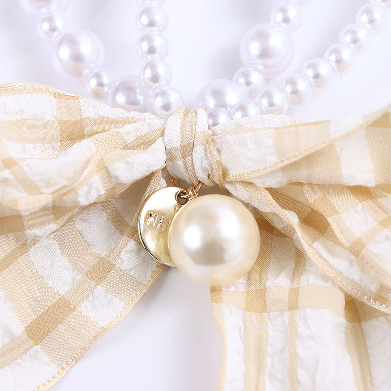 Bow bead scrunchie