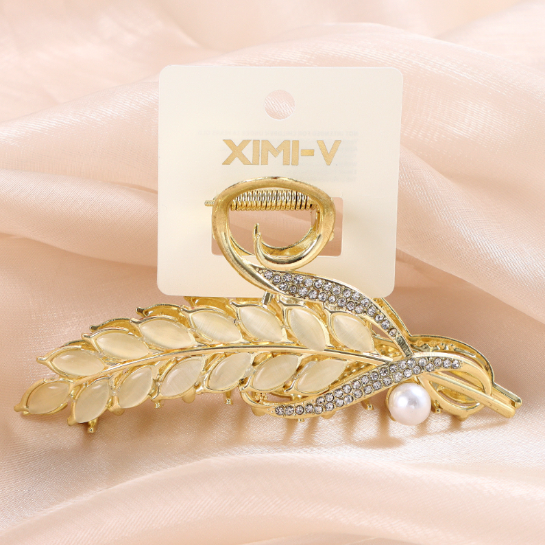 Wheat pearl metal hair grab
