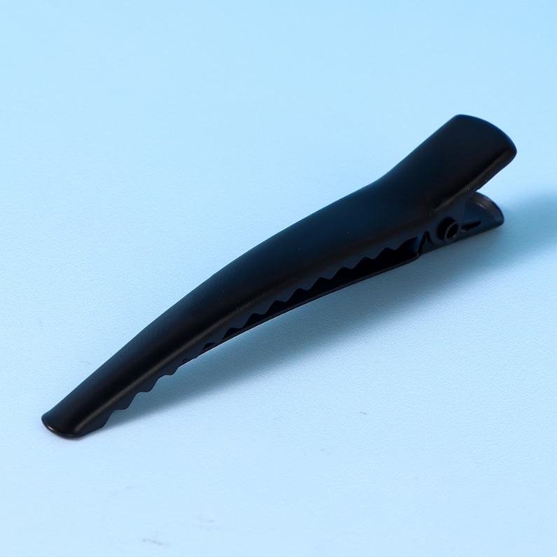 Black beak clip