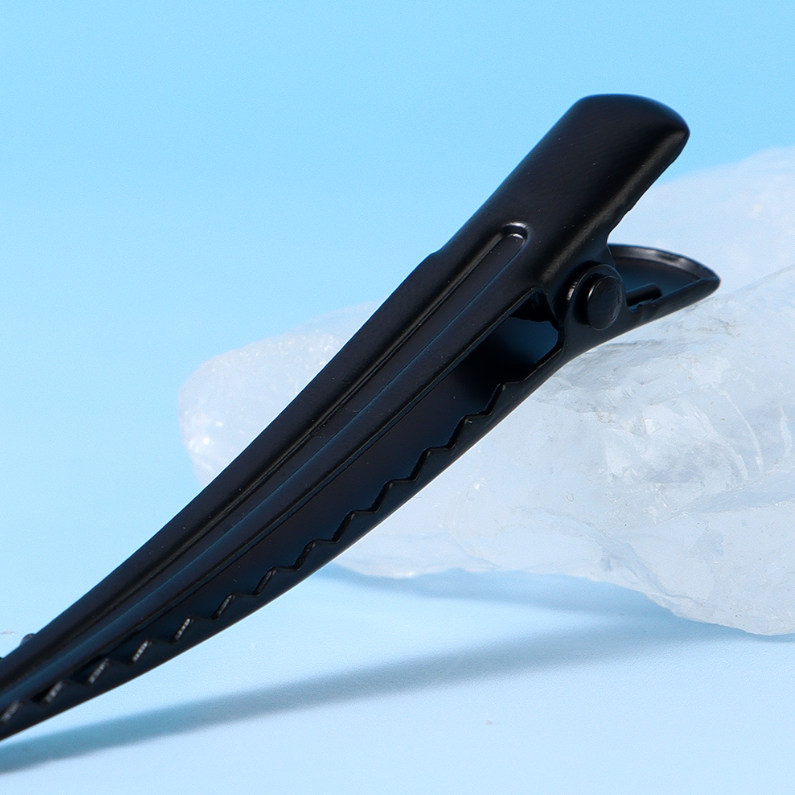 Black beak clip