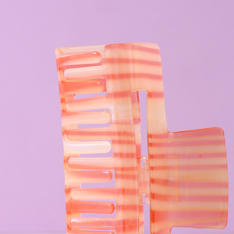 The sunset glow series smudges rectangular hair claws