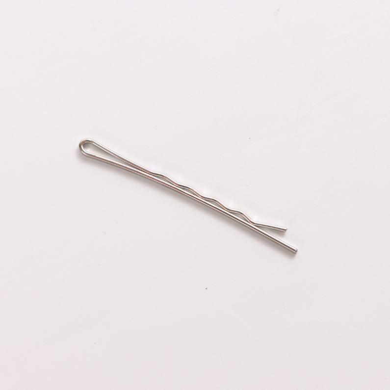 Silver wavy pattern base one word clip 8