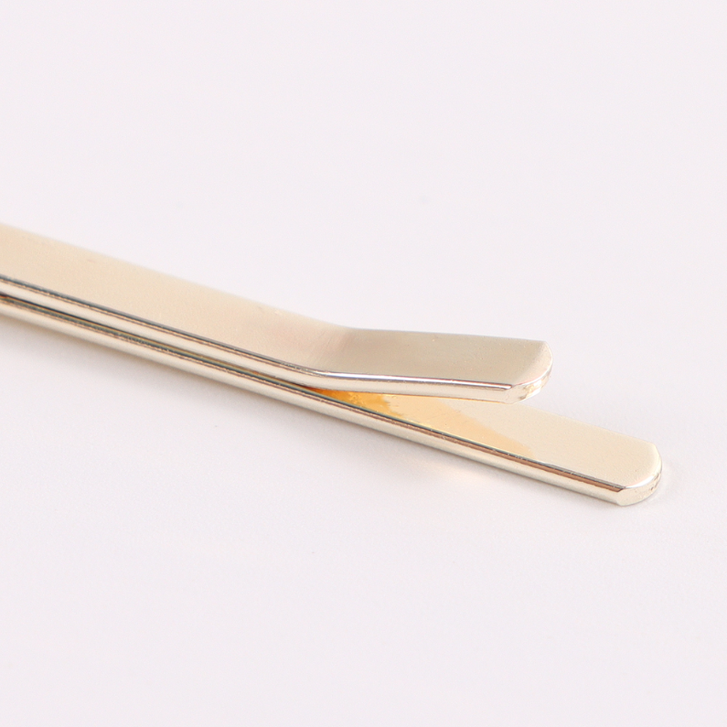 Bold smooth straight plate gold and silver base a word clip