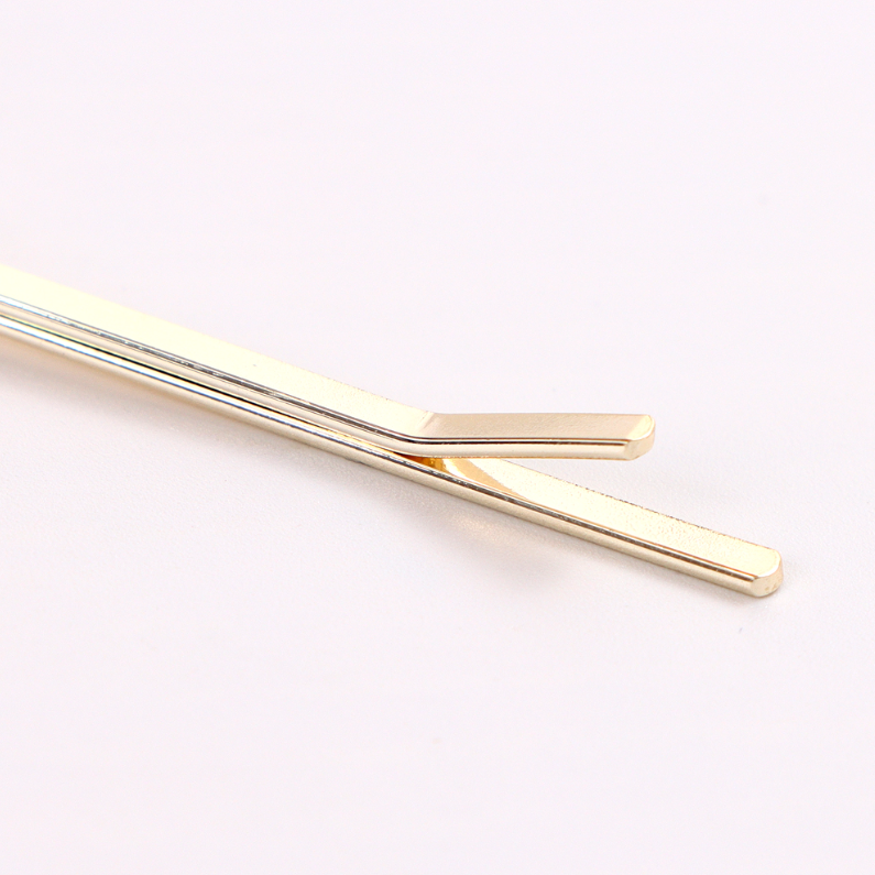 Fine smooth straight plate matching color gold and silver ba