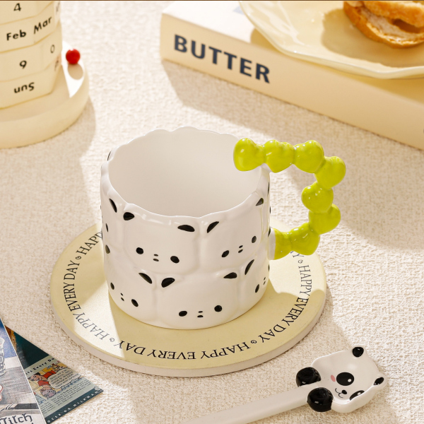 350ml/11.83 fl.oz. Panda Creative Ceramic Cup (White)