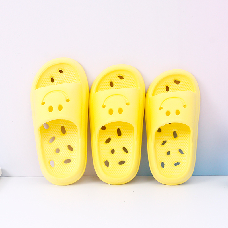 Kids Simple Smiley Bathroom Slippers (30-31)