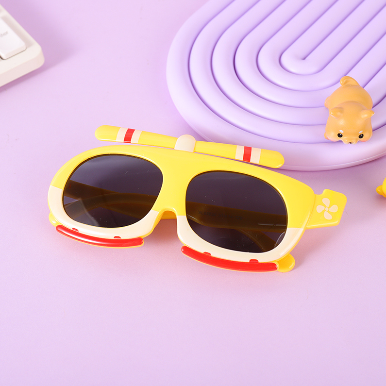 Small plane polarizer for children