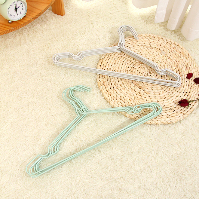 41cm groove molded into human hanger 10 packs (mixed color)