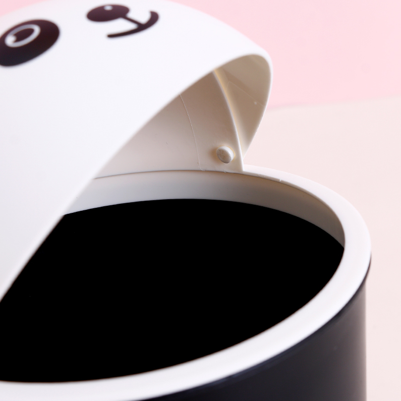 Cartoon Desktop Trash Can (Black-White)