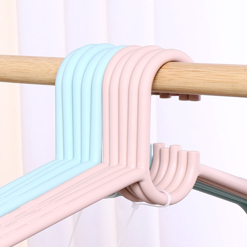 17" plastic shoulder hanger /5 packs (mixed colors)